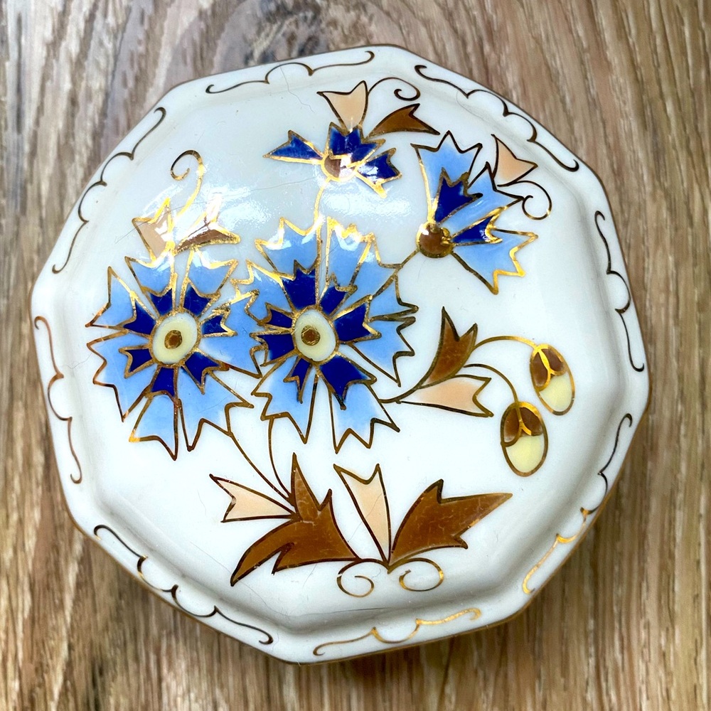 ZSOLNAY Hand painted Porcelain Cornflower Octagon Gold Trim Bonbonniere Trinket - Picture 1 of 7